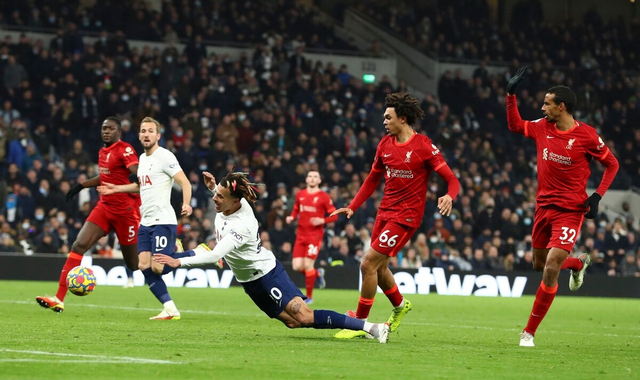  切尔西击退热刺，斯特林破门终结进球荒  