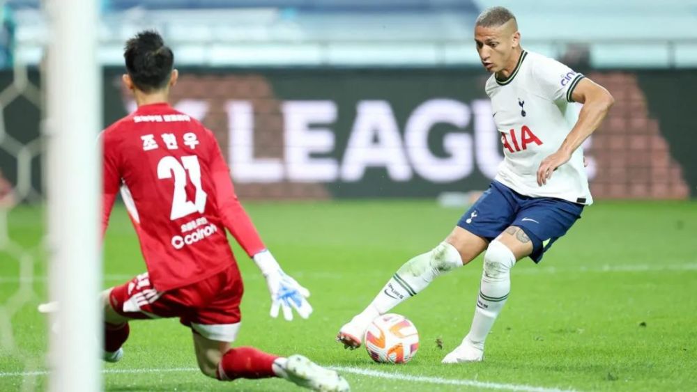  孙兴慜梅开二度建功，热刺客场逆转取胜延续争冠希望